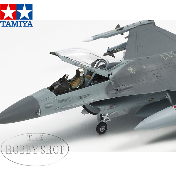 Tamiya 1/72 F-16CJ with Full Equipment Load