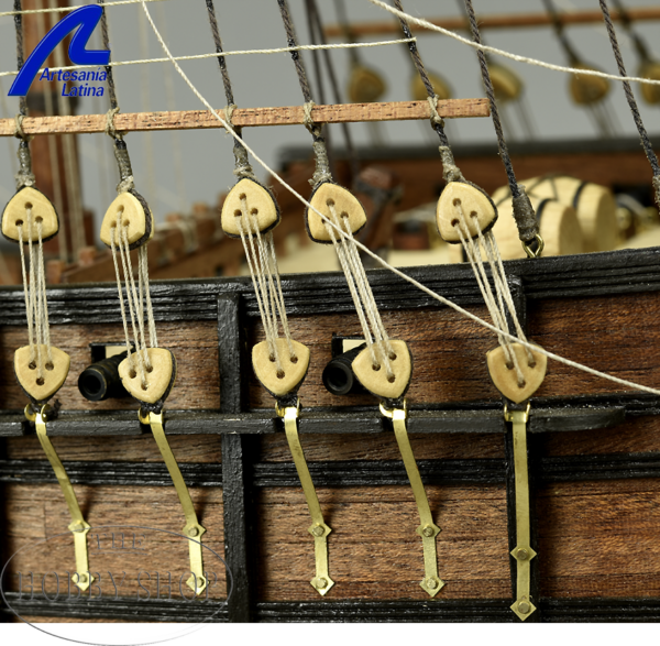 Artesania Triangular Dead Eye 10mm (x2)