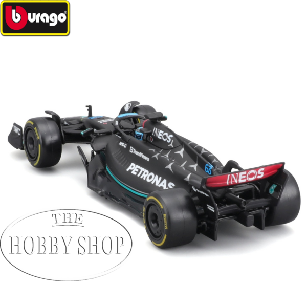 Burago 1/43 Mercedes AMG F1 W14 2023 George Russel with Helmut