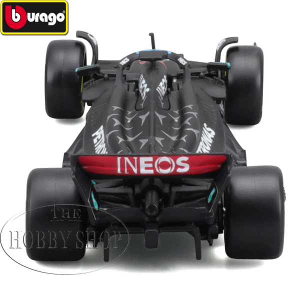 Burago 1/43 Mercedes AMG F1 W14 2023 Lewis Hamilton with Helmut