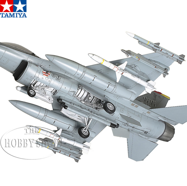 Tamiya 1/48 F-16CJ Fightring Falcon Block 50 Tamiya 1/48 F-16CJ Fightring Falcon Block 50