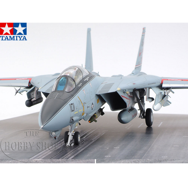 Tamiya 1/48 F-4B Grumman F-14A Tomcat Late Model Tamiya 1/48 F-4B Grumman F-14A Tomcat Late Model