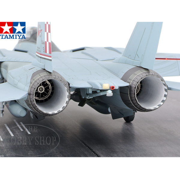 Tamiya 1/48 F-4B Grumman F-14A Tomcat Late Model Tamiya 1/48 F-4B Grumman F-14A Tomcat Late Model