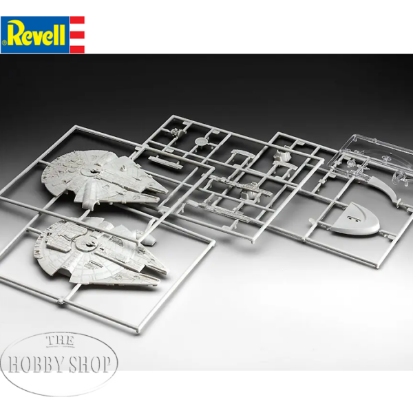 Bandai 1/241 Millenium Falcon Star Wars (Revell)