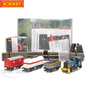 Hornby OO Network Traveller Train Set