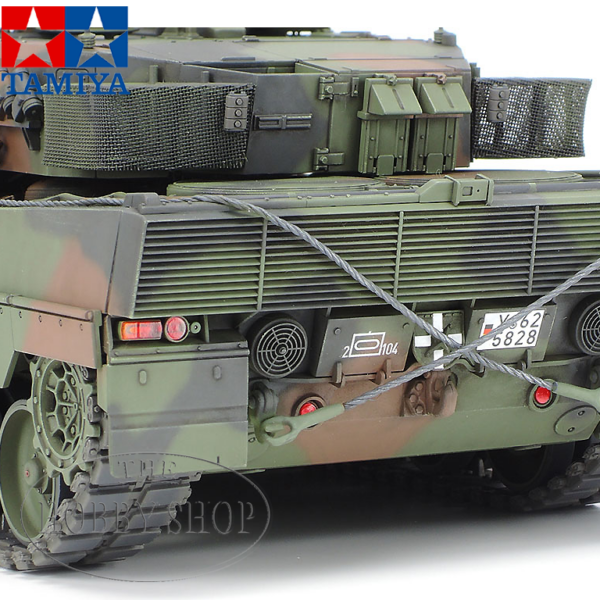 Tamiya 1/35 Leopard 2 A6 Main Battle Tank