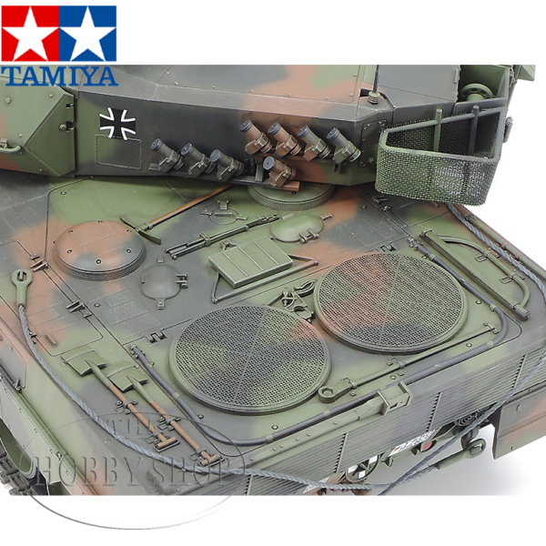 Tamiya 1/35 Leopard 2 A6 Main Battle Tank