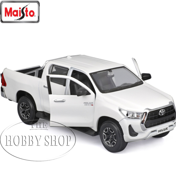 Maisto 1/27 Toyota Hilux Bakkie (White)