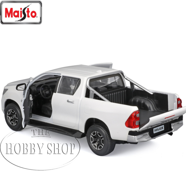 Maisto 1/27 Toyota Hilux Bakkie (White)