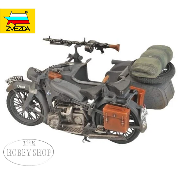 Zvesda 1/35 WWII Motorcycle with Sidecar and Crew