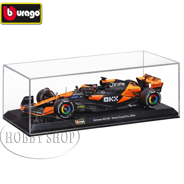 Bburago 1/24 McLaren F1 MCL38 2024 with Helmut #81 Oscar Piastri