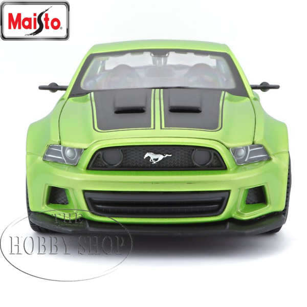 Maisto 1/24 Ford Mustang 2014 Street Racer (Green/Black)