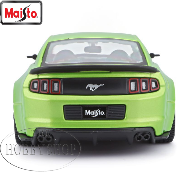 Maisto 1/24 Ford Mustang 2014 Street Racer (Green/Black)