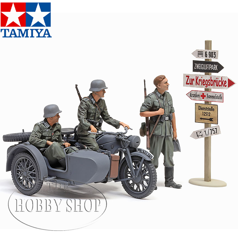 German Motorcycle & Sidecar & 3 Figurines