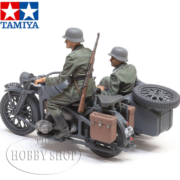 Tamiya 1/35 German Motorcycle & Sidecar & 3 Figurines