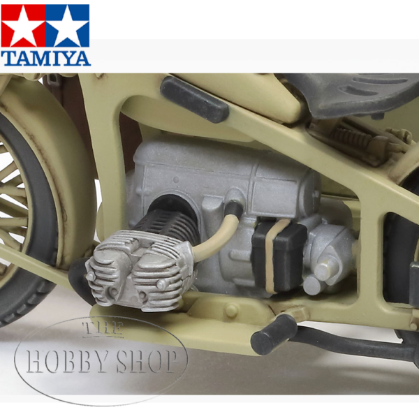 Tamiya 1/35 German Motorcycle & Sidecar & 3 Figurines